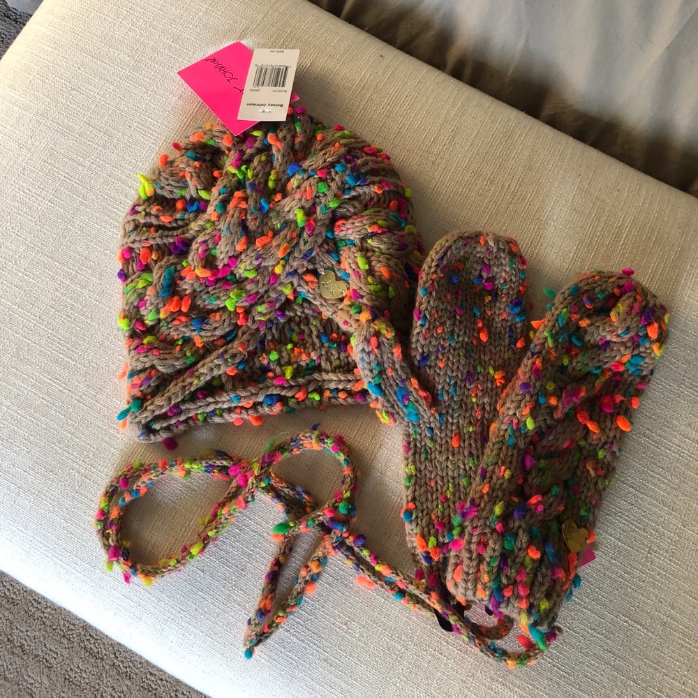 Betsey Johnson Hat and Mittens Set